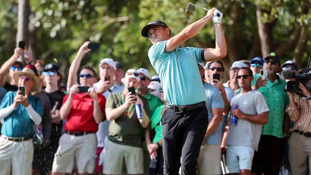 Justin Thomas hits a shot at the 2023 Valspar Championship.